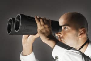 Een backlink checker is een nuttige tool als je wil achterhalen waar je backlinks naar jouw website hebt staan. Een check van je backllinks biedt je inzicht in de spreiding van je bereik en de populariteit van je website. Met een check door je backlink checker kan je ook links terugvinden die een negatief effect op je linkbuilding hebben.